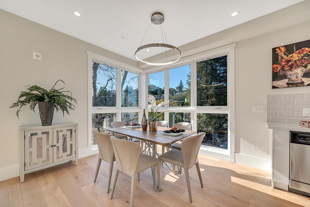 Detail Gallery Image 4 of 38 For 1667 San Carlos Ave #301,  San Carlos,  CA 94070 - 2 Beds | 2 Baths