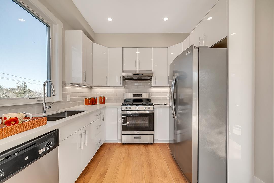 Detail Gallery Image 6 of 38 For 1667 San Carlos Ave #301,  San Carlos,  CA 94070 - 2 Beds | 2 Baths