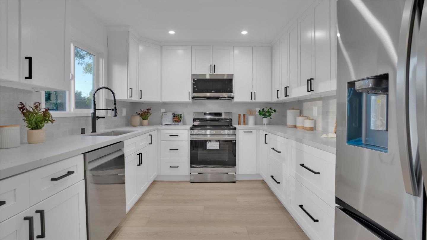 Detail Gallery Image 14 of 27 For 461 Mccamish Ct, San Jose,  CA 95123 - 4 Beds | 2 Baths