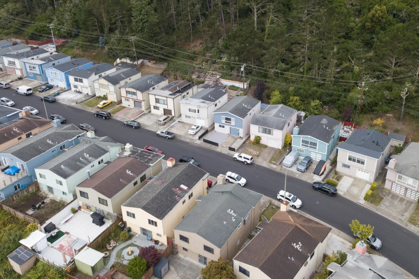 Detail Gallery Image 10 of 56 For 16 Canterbury Ave, Daly City,  CA 94015 - 4 Beds | 2 Baths