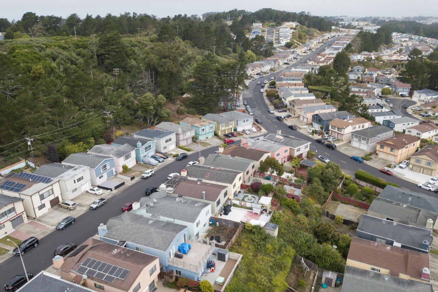 Detail Gallery Image 11 of 56 For 16 Canterbury Ave, Daly City,  CA 94015 - 4 Beds | 2 Baths