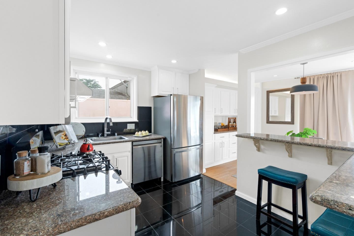 Detail Gallery Image 27 of 56 For 16 Canterbury Ave, Daly City,  CA 94015 - 4 Beds | 2 Baths