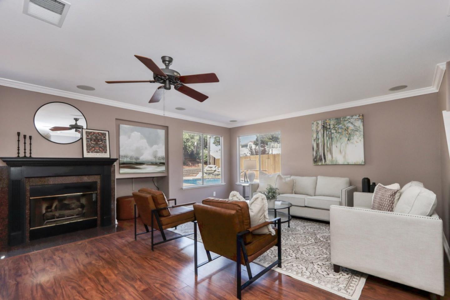 Detail Gallery Image 10 of 55 For 1740 Brentwood Ct, Hollister,  CA 95023 - 5 Beds | 2/1 Baths