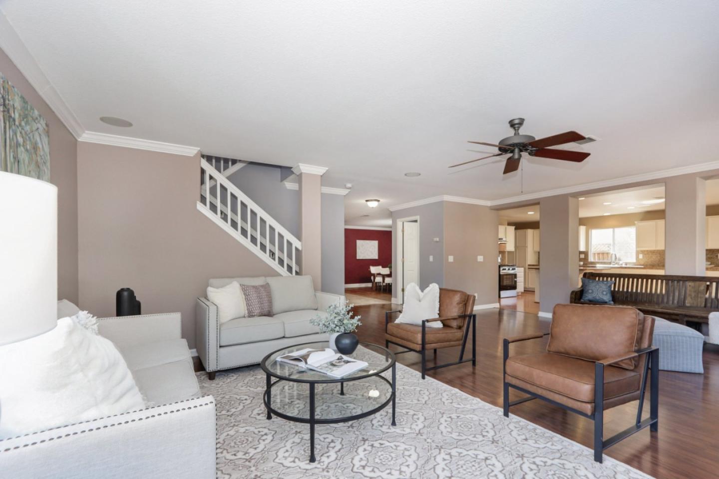 Detail Gallery Image 11 of 55 For 1740 Brentwood Ct, Hollister,  CA 95023 - 5 Beds | 2/1 Baths