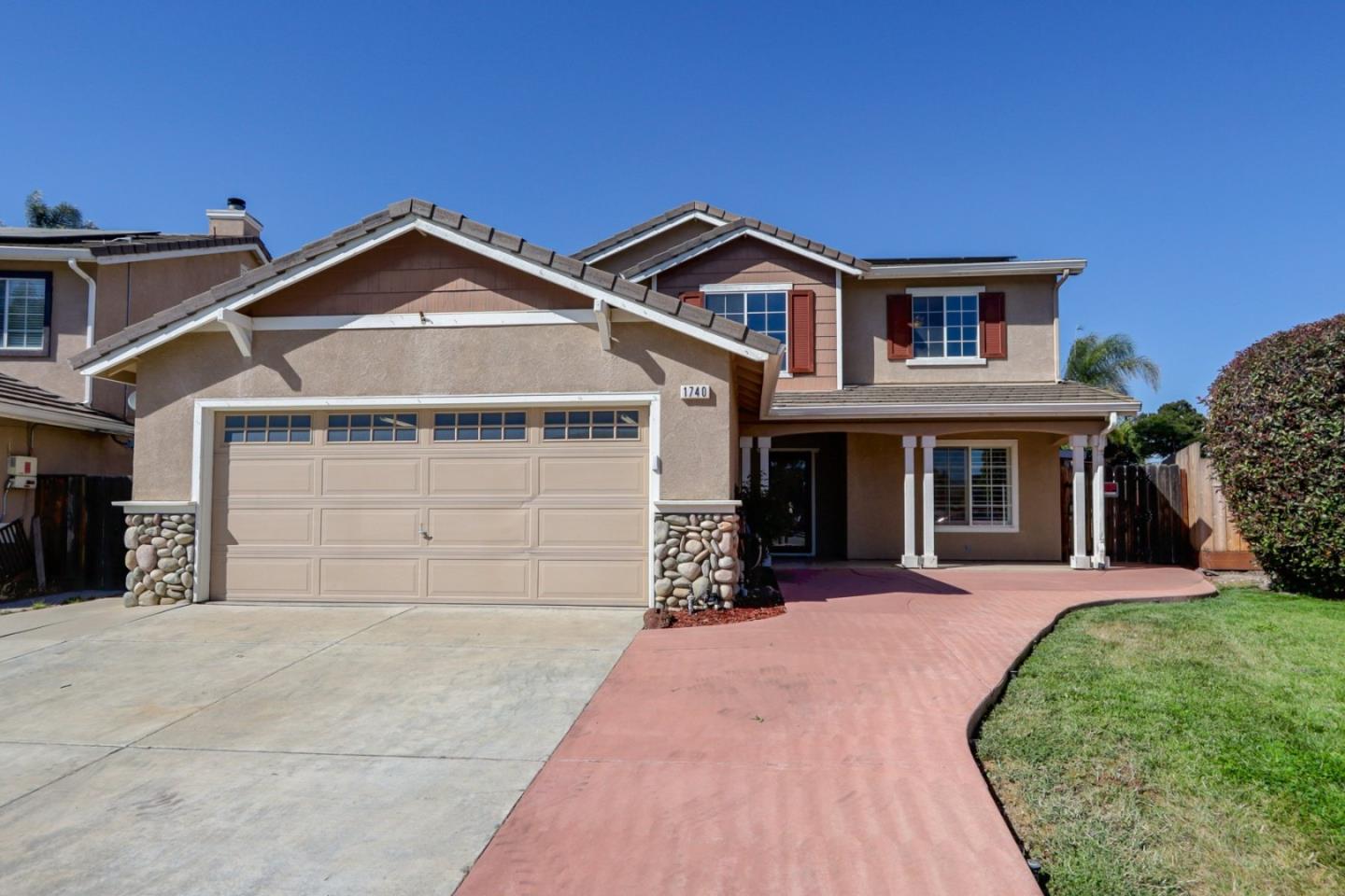 Detail Gallery Image 2 of 55 For 1740 Brentwood Ct, Hollister,  CA 95023 - 5 Beds | 2/1 Baths