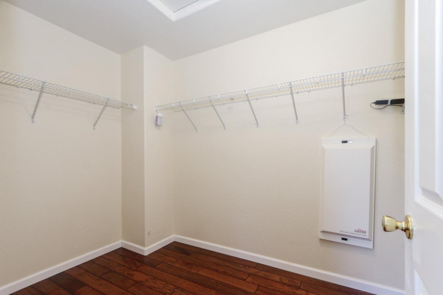 Detail Gallery Image 24 of 55 For 1740 Brentwood Ct, Hollister,  CA 95023 - 5 Beds | 2/1 Baths