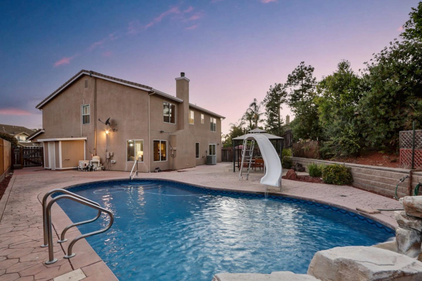 Detail Gallery Image 36 of 55 For 1740 Brentwood Ct, Hollister,  CA 95023 - 5 Beds | 2/1 Baths