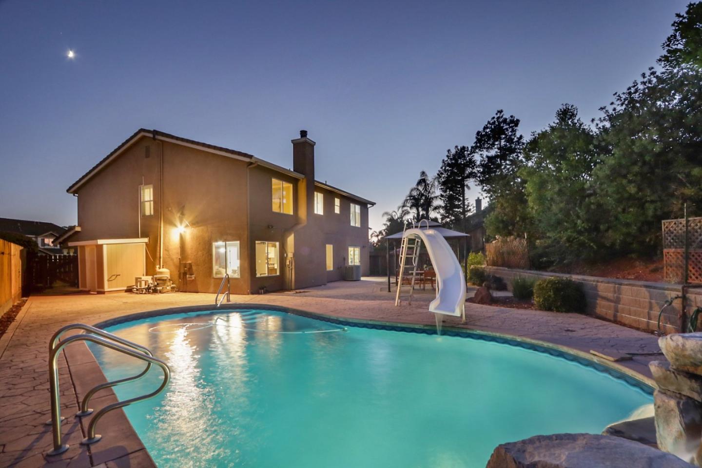 Detail Gallery Image 39 of 55 For 1740 Brentwood Ct, Hollister,  CA 95023 - 5 Beds | 2/1 Baths