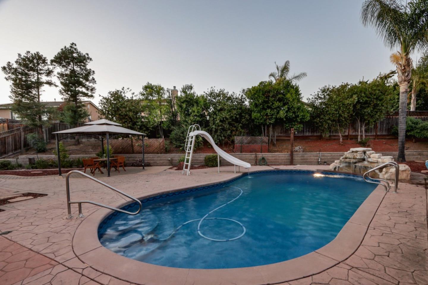 Detail Gallery Image 43 of 55 For 1740 Brentwood Ct, Hollister,  CA 95023 - 5 Beds | 2/1 Baths