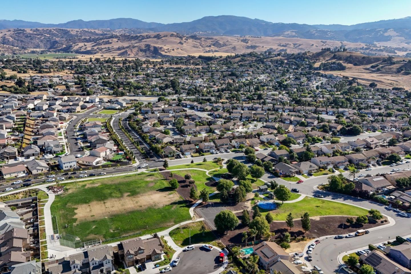 Detail Gallery Image 48 of 55 For 1740 Brentwood Ct, Hollister,  CA 95023 - 5 Beds | 2/1 Baths