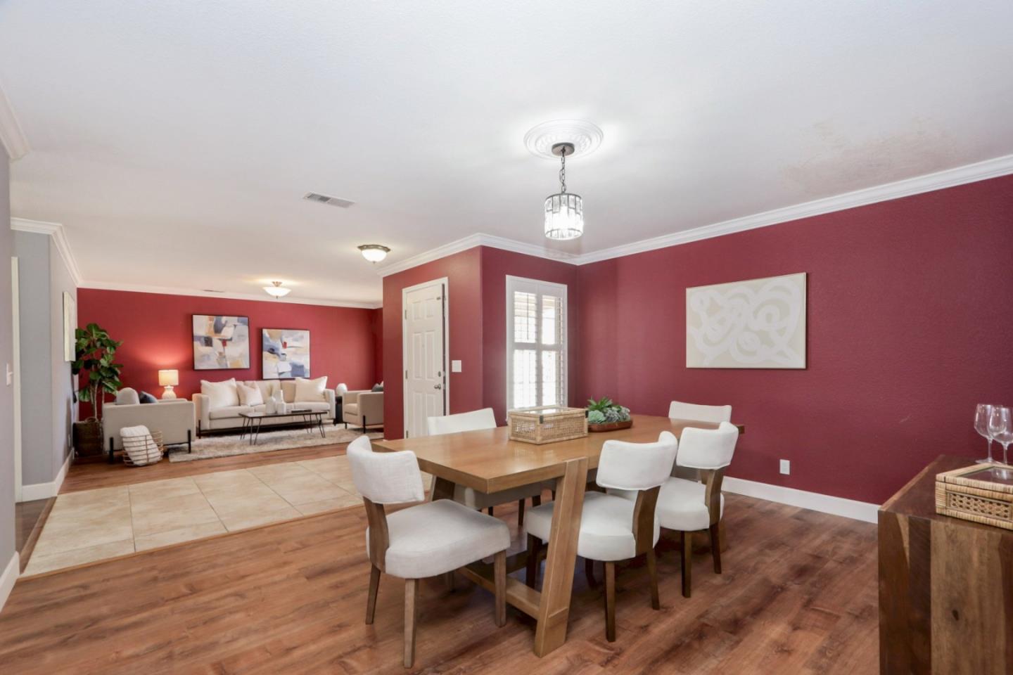Detail Gallery Image 6 of 55 For 1740 Brentwood Ct, Hollister,  CA 95023 - 5 Beds | 2/1 Baths