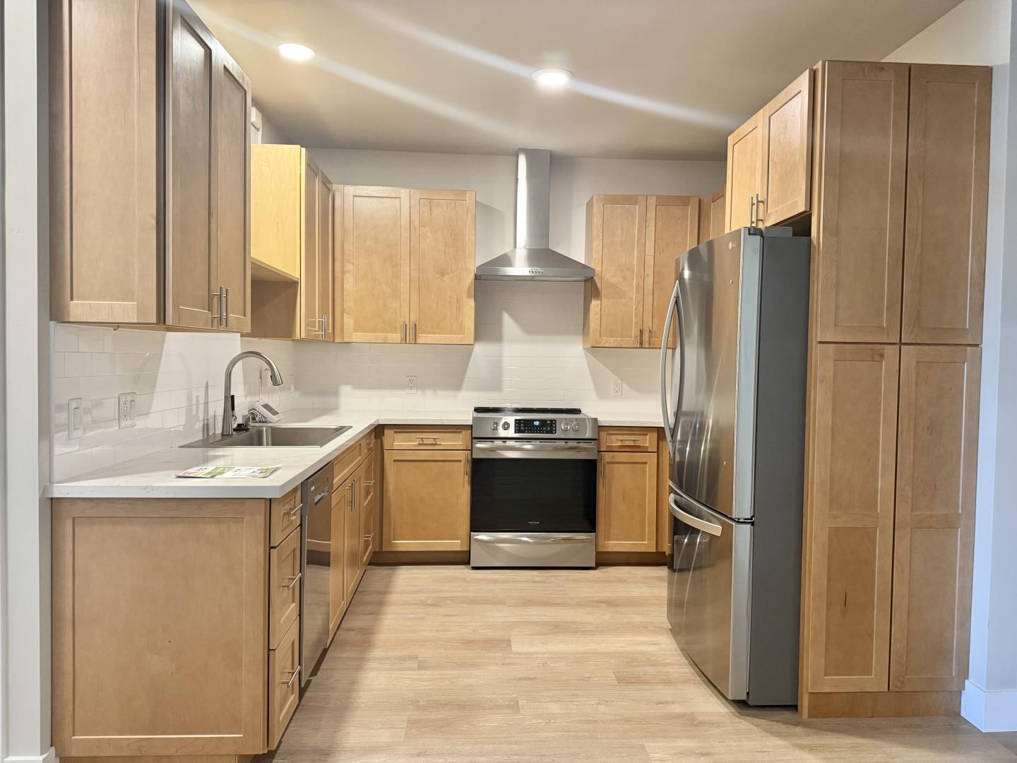 Detail Gallery Image 4 of 15 For 400 San Benito St #209,  Hollister,  CA 95023 - 1 Beds | 1 Baths
