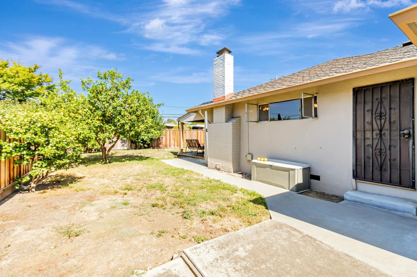 Detail Gallery Image 19 of 38 For 2905 Cambridge Dr, San Jose,  CA 95125 - 3 Beds | 2/1 Baths