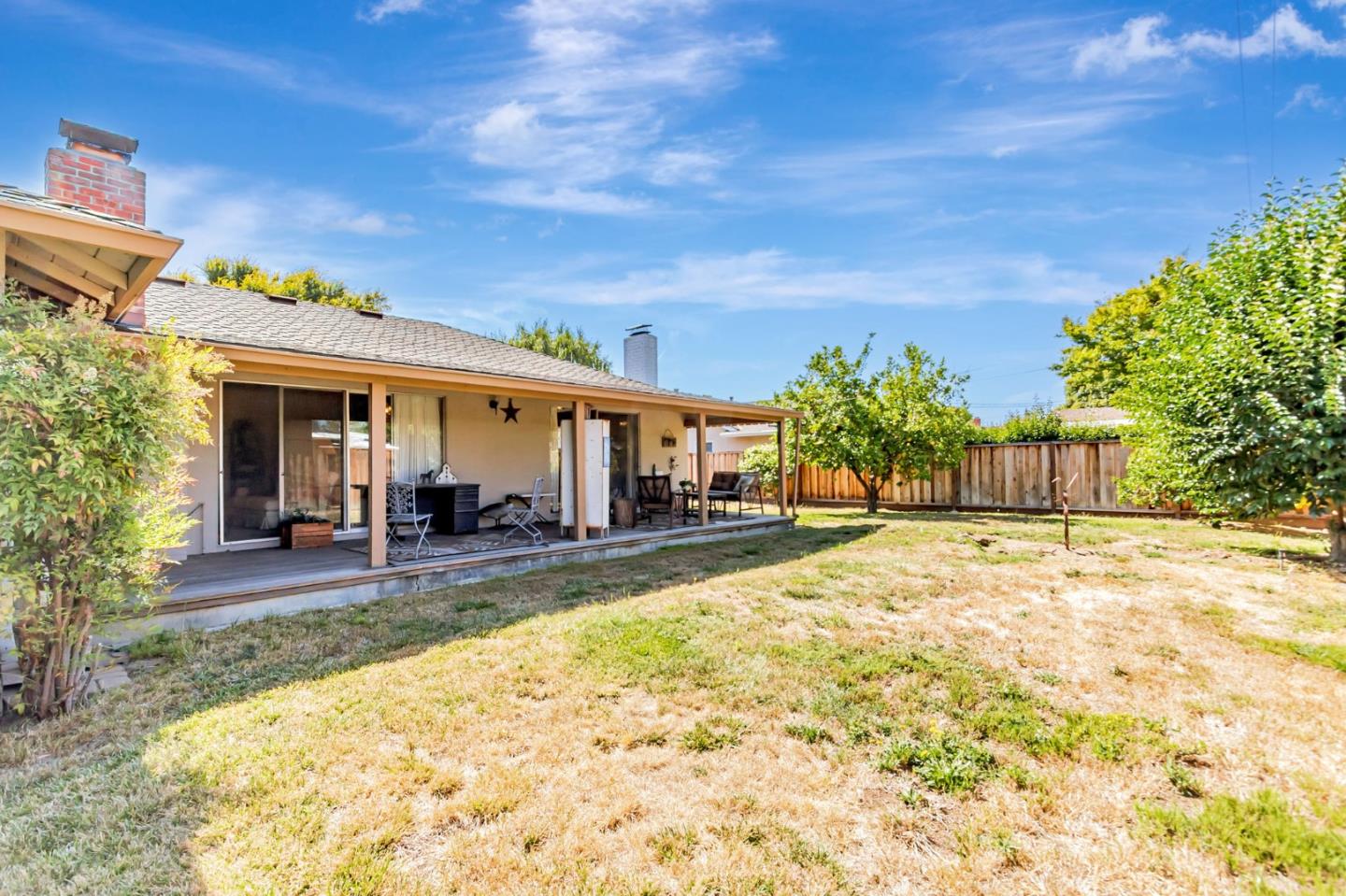 Detail Gallery Image 20 of 38 For 2905 Cambridge Dr, San Jose,  CA 95125 - 3 Beds | 2/1 Baths