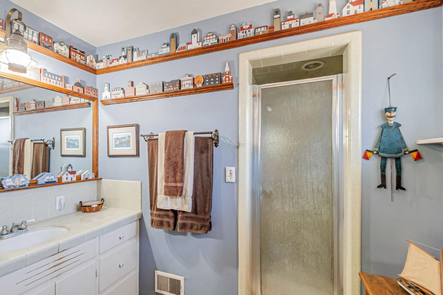 Detail Gallery Image 29 of 38 For 2905 Cambridge Dr, San Jose,  CA 95125 - 3 Beds | 2/1 Baths