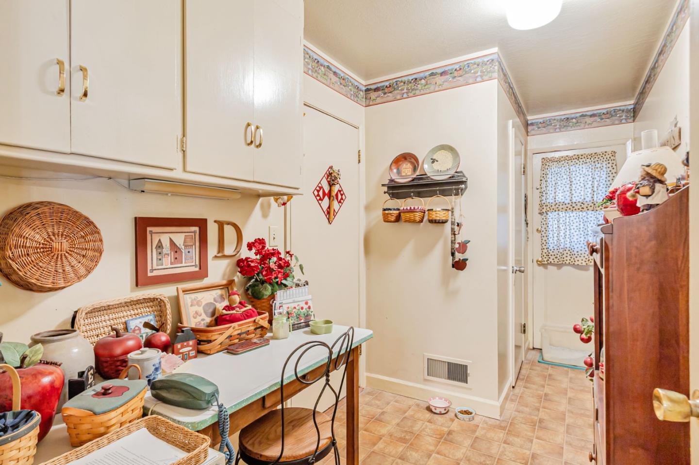 Detail Gallery Image 33 of 38 For 2905 Cambridge Dr, San Jose,  CA 95125 - 3 Beds | 2/1 Baths