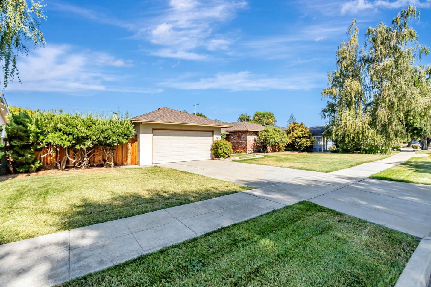 Detail Gallery Image 4 of 38 For 2905 Cambridge Dr, San Jose,  CA 95125 - 3 Beds | 2/1 Baths