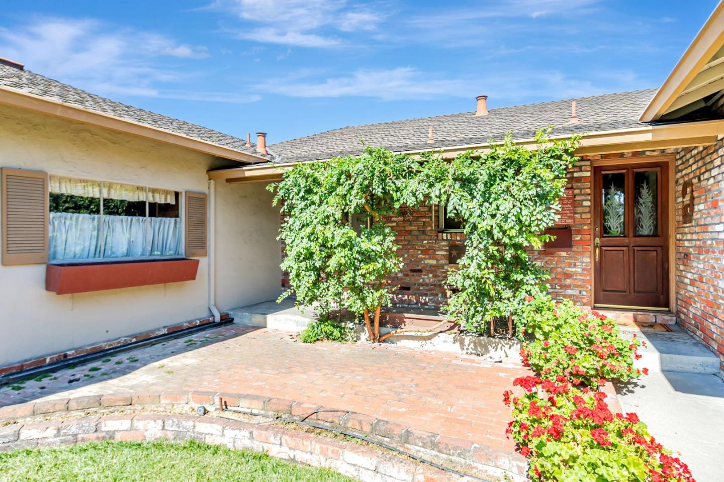 Detail Gallery Image 5 of 38 For 2905 Cambridge Dr, San Jose,  CA 95125 - 3 Beds | 2/1 Baths