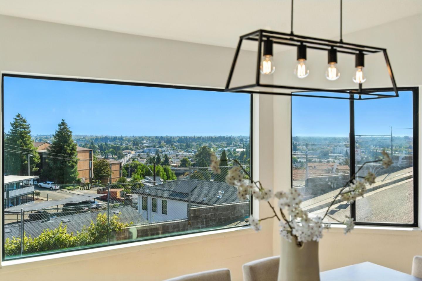 Detail Gallery Image 11 of 35 For 16308 Miramar Pl, San Leandro,  CA 94578 - 3 Beds | 3 Baths