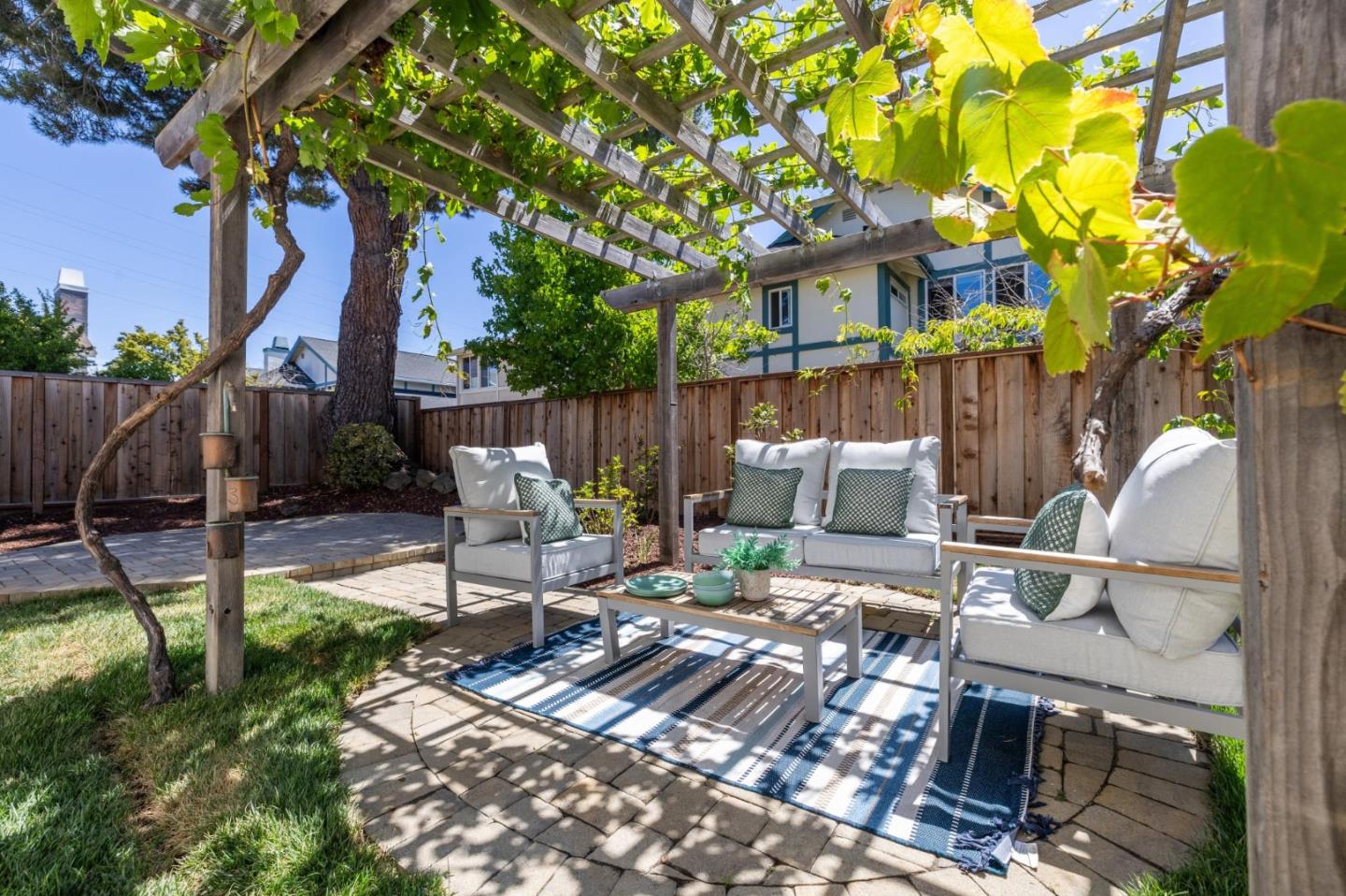 Detail Gallery Image 103 of 114 For 704 Prescott Ln, Foster City,  CA 94404 - 4 Beds | 3 Baths