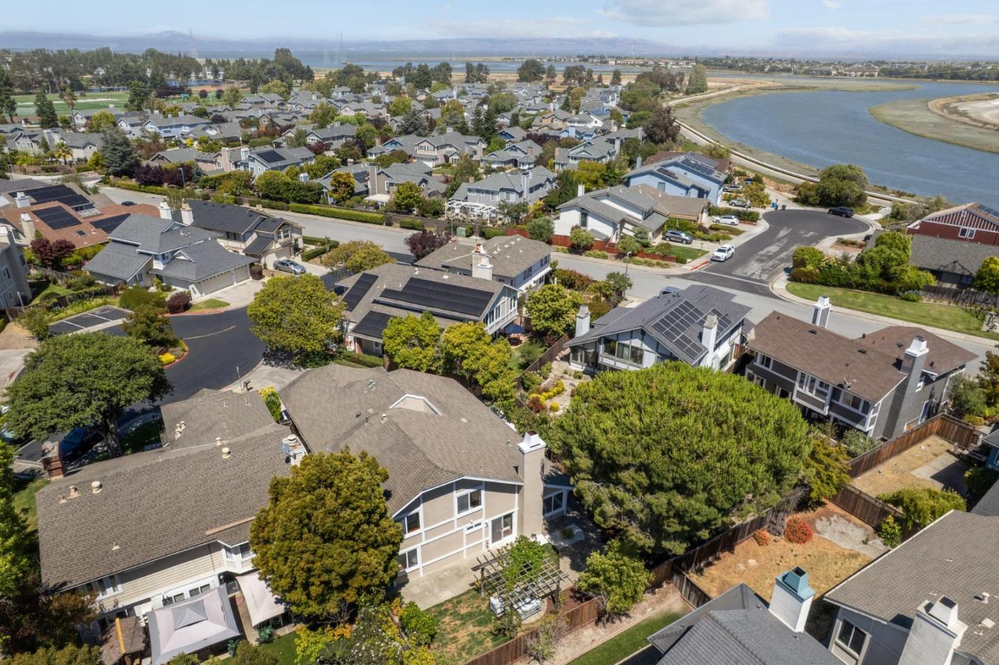 Detail Gallery Image 5 of 114 For 704 Prescott Ln, Foster City,  CA 94404 - 4 Beds | 3 Baths
