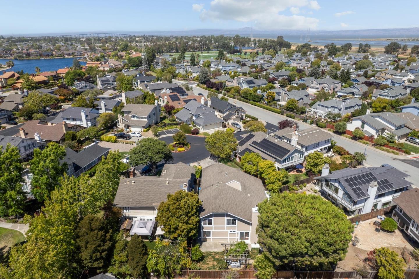 Detail Gallery Image 6 of 114 For 704 Prescott Ln, Foster City,  CA 94404 - 4 Beds | 3 Baths