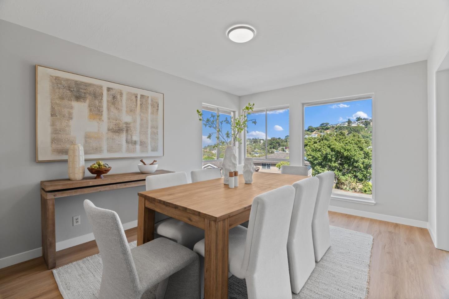 Detail Gallery Image 10 of 40 For 942 Viewridge Dr, San Mateo,  CA 94403 - 4 Beds | 2/1 Baths