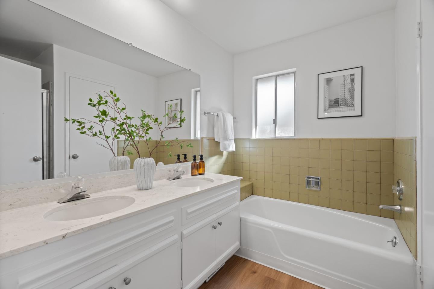 Detail Gallery Image 25 of 40 For 942 Viewridge Dr, San Mateo,  CA 94403 - 4 Beds | 2/1 Baths