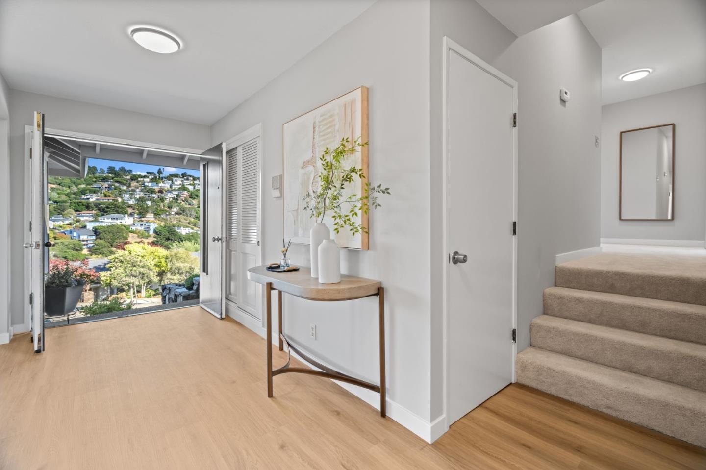 Detail Gallery Image 3 of 40 For 942 Viewridge Dr, San Mateo,  CA 94403 - 4 Beds | 2/1 Baths