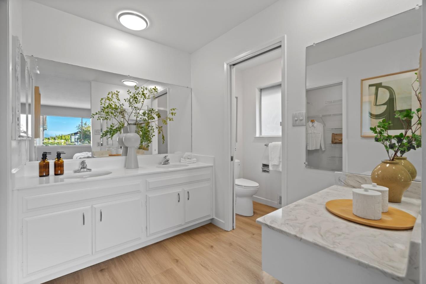 Detail Gallery Image 32 of 40 For 942 Viewridge Dr, San Mateo,  CA 94403 - 4 Beds | 2/1 Baths