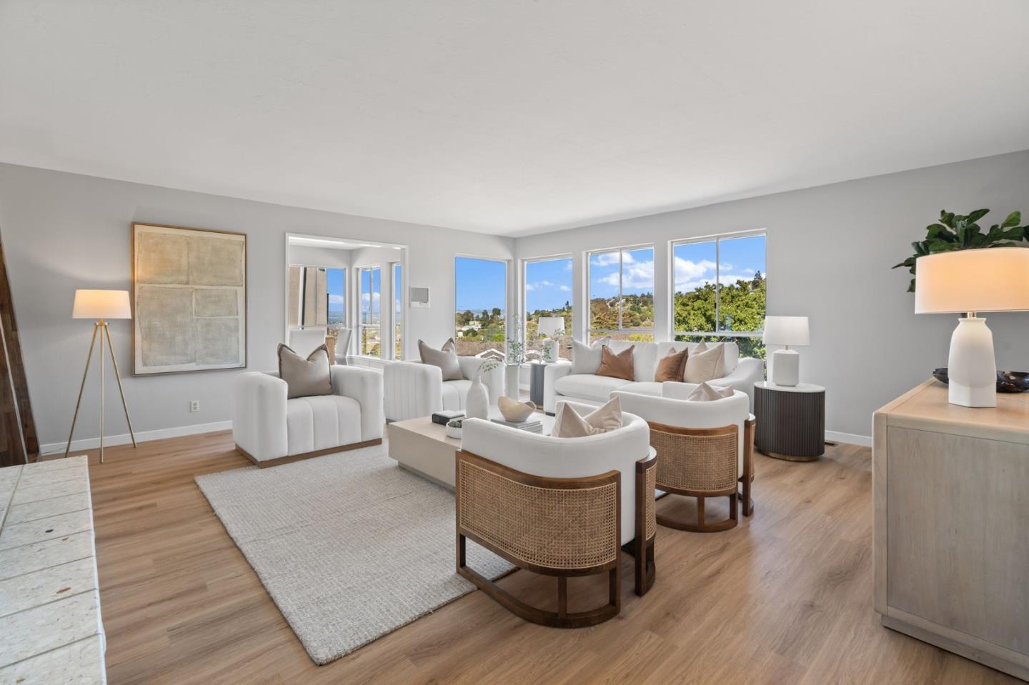 Detail Gallery Image 4 of 40 For 942 Viewridge Dr, San Mateo,  CA 94403 - 4 Beds | 2/1 Baths