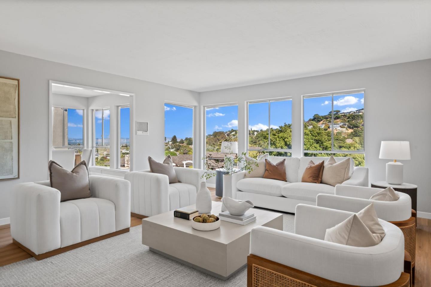 Detail Gallery Image 9 of 40 For 942 Viewridge Dr, San Mateo,  CA 94403 - 4 Beds | 2/1 Baths