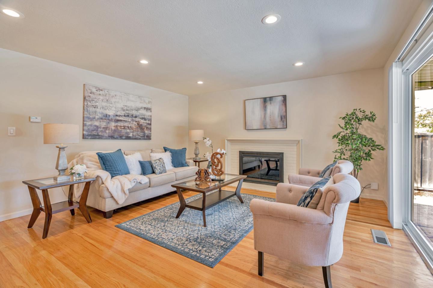 Detail Gallery Image 11 of 48 For 1574 S Mary Ave, Sunnyvale,  CA 94087 - 4 Beds | 3 Baths