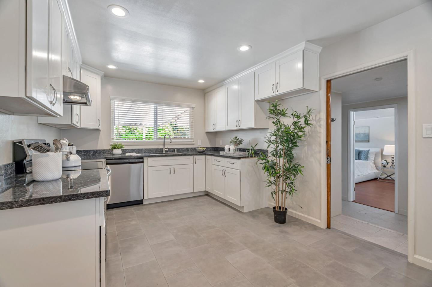 Detail Gallery Image 6 of 48 For 1574 S Mary Ave, Sunnyvale,  CA 94087 - 4 Beds | 3 Baths