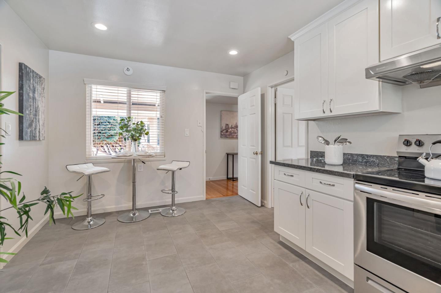 Detail Gallery Image 8 of 48 For 1574 S Mary Ave, Sunnyvale,  CA 94087 - 4 Beds | 3 Baths