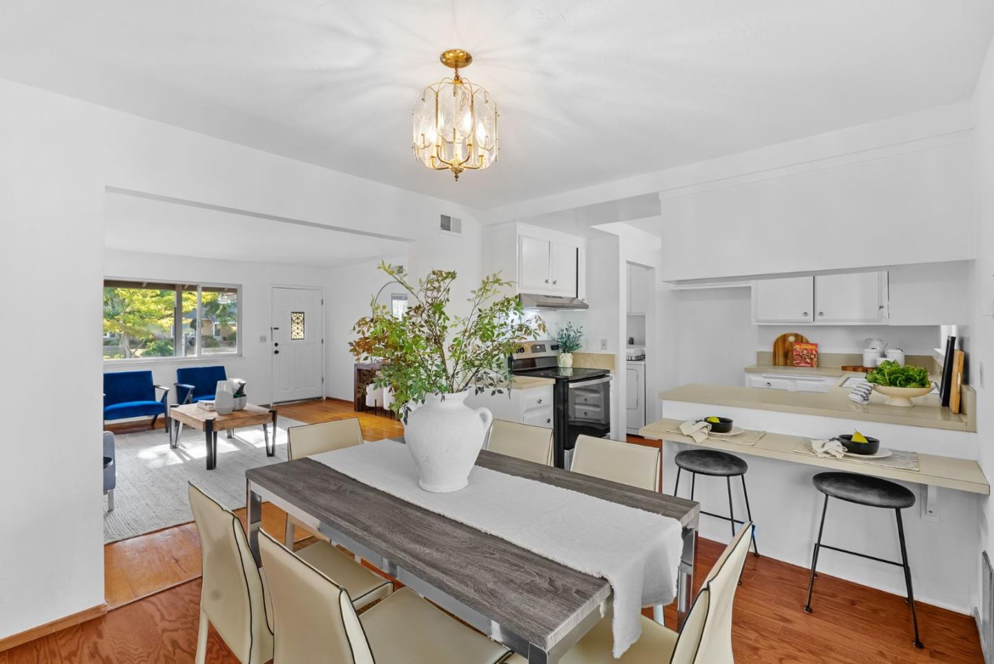Detail Gallery Image 11 of 34 For 5712 Calpine Dr, San Jose,  CA 95123 - 3 Beds | 1/1 Baths