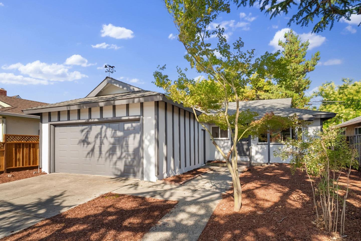 Detail Gallery Image 4 of 34 For 5712 Calpine Dr, San Jose,  CA 95123 - 3 Beds | 1/1 Baths
