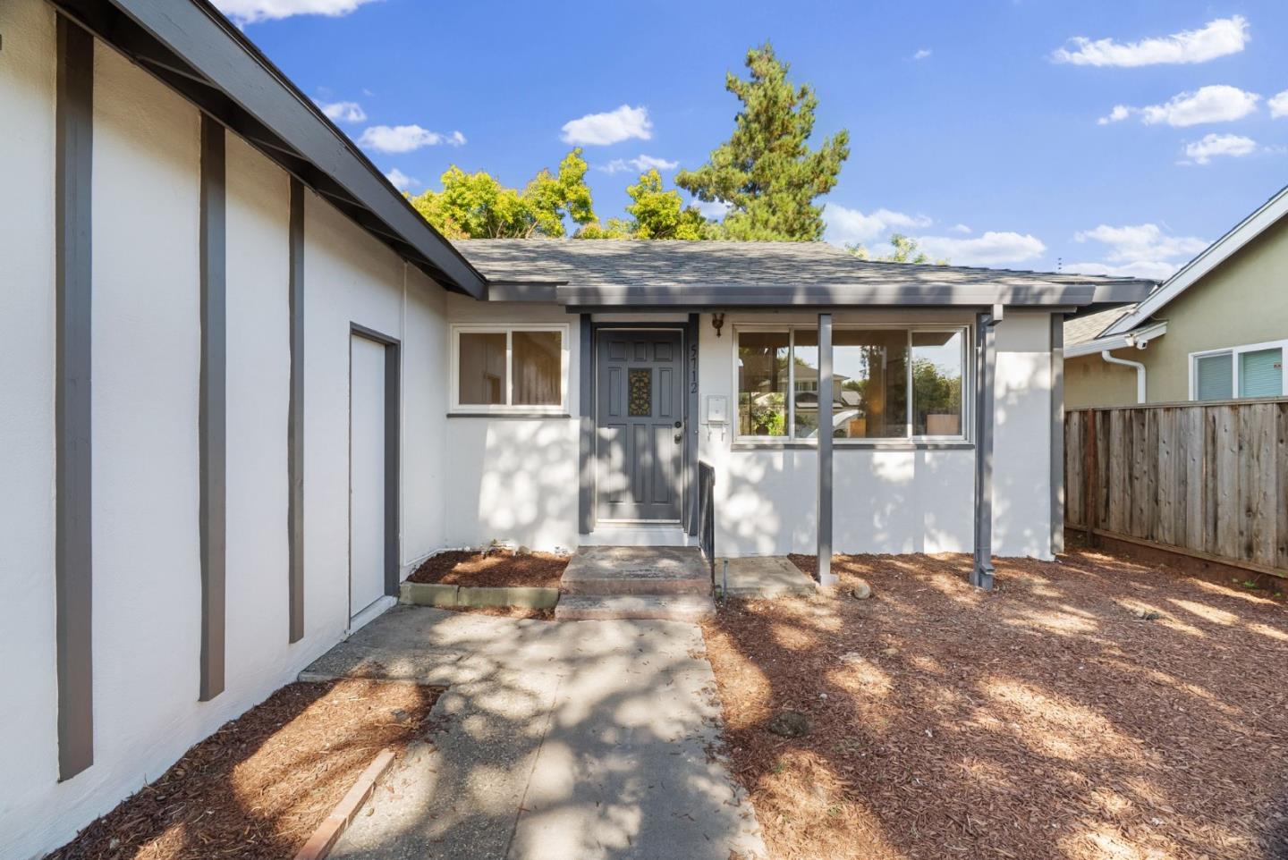 Detail Gallery Image 5 of 34 For 5712 Calpine Dr, San Jose,  CA 95123 - 3 Beds | 1/1 Baths