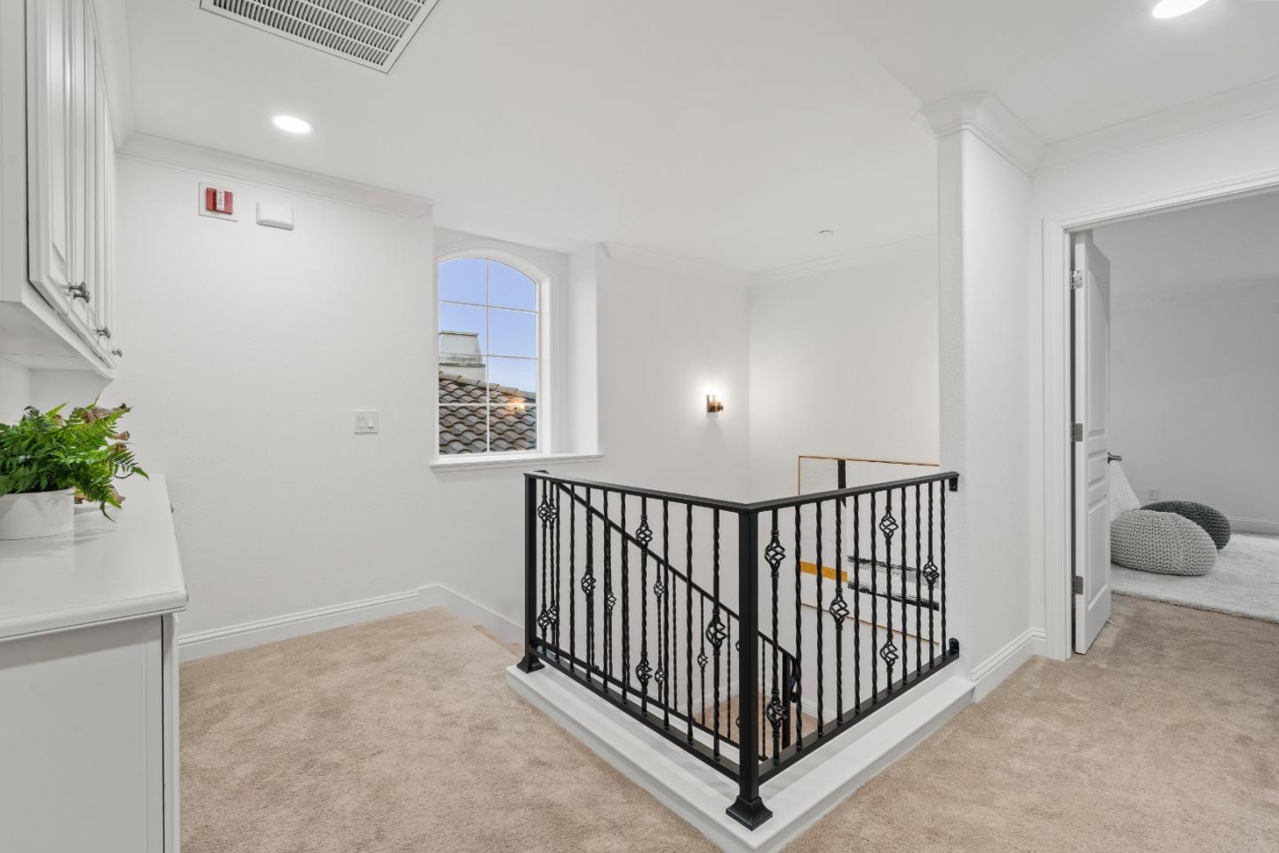 Detail Gallery Image 23 of 65 For 811 La Montagne Pl, South San Francisco,  CA 94080 - 3 Beds | 2 Baths