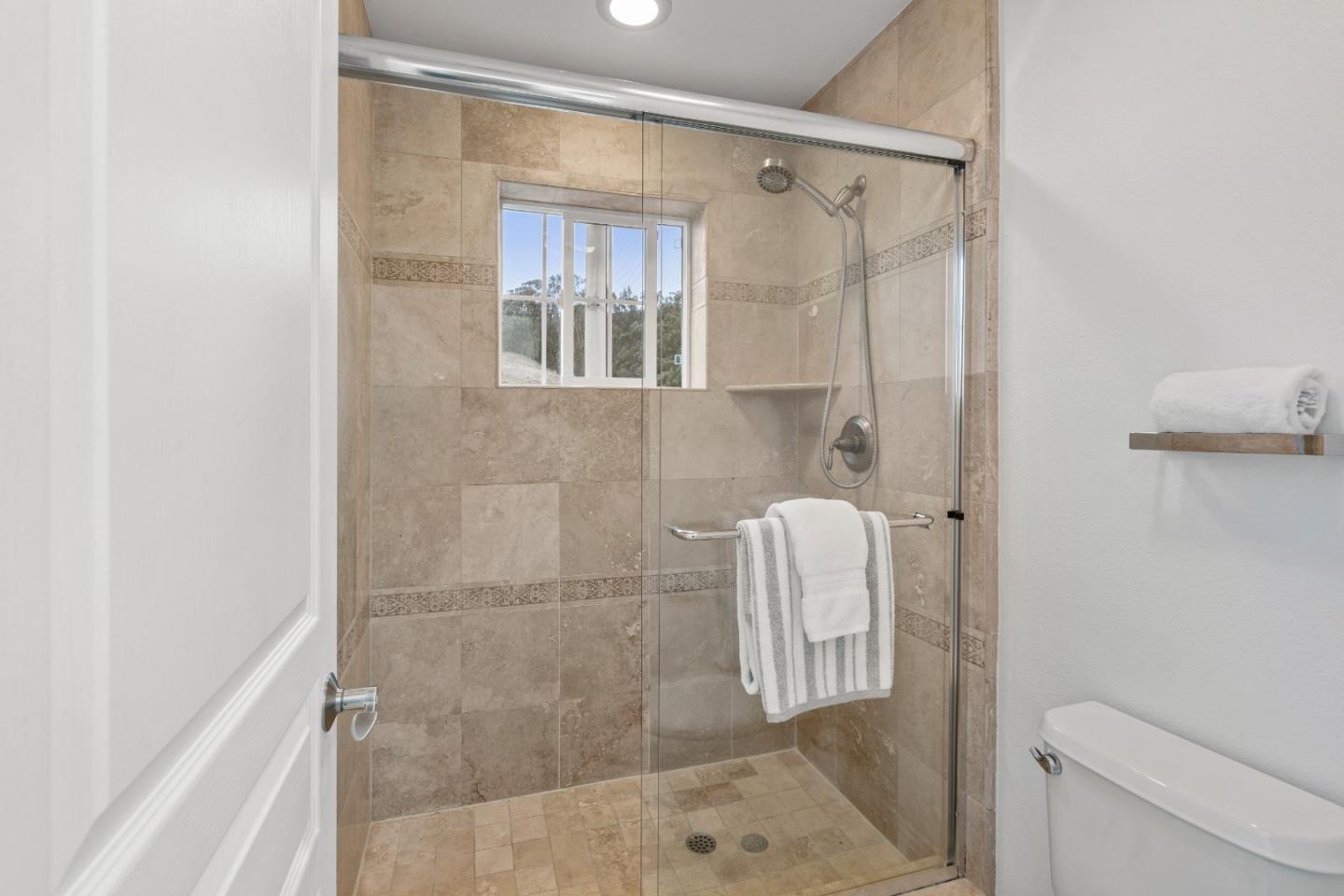 Detail Gallery Image 28 of 65 For 811 La Montagne Pl, South San Francisco,  CA 94080 - 3 Beds | 2 Baths