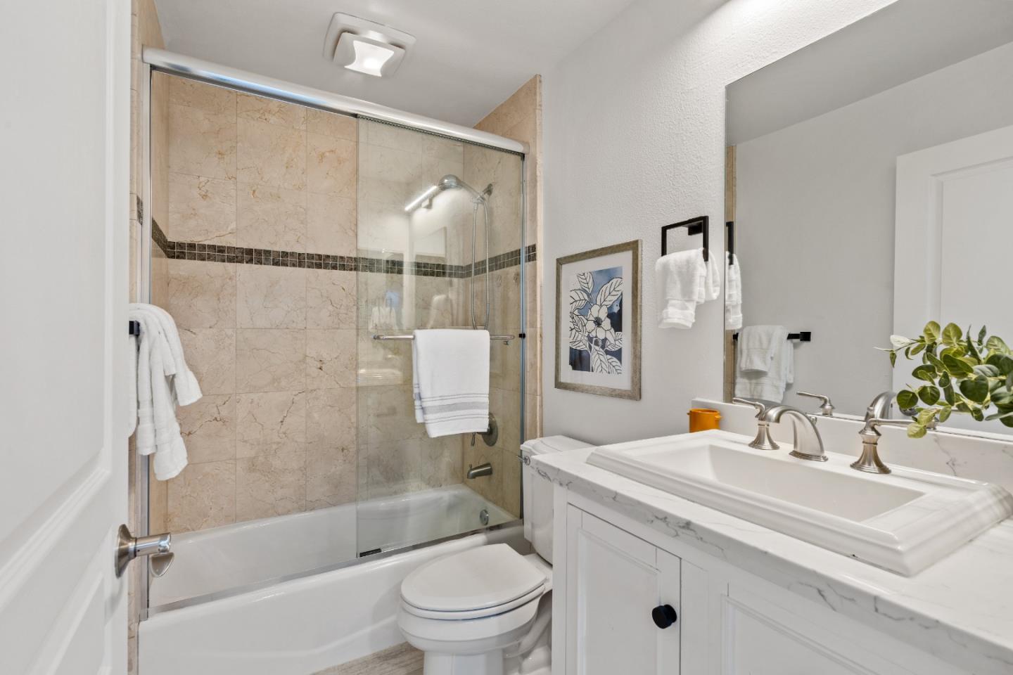Detail Gallery Image 35 of 65 For 811 La Montagne Pl, South San Francisco,  CA 94080 - 3 Beds | 2 Baths