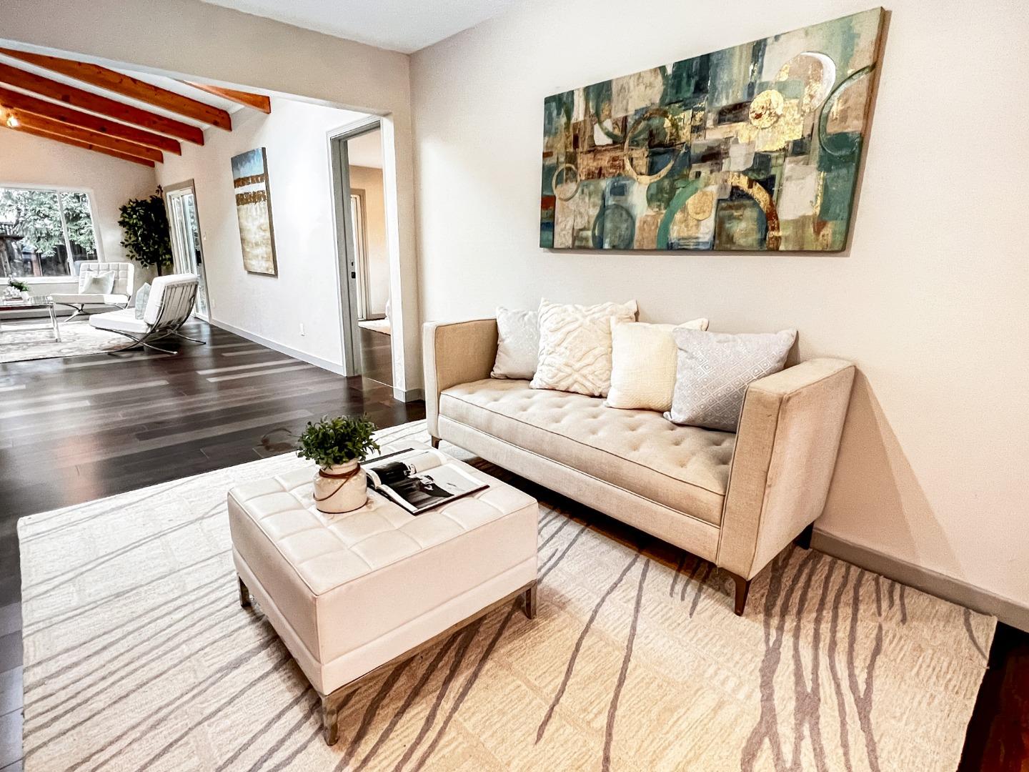 Detail Gallery Image 6 of 19 For 315 King St, Redwood City,  CA 94062 - 3 Beds | 3 Baths