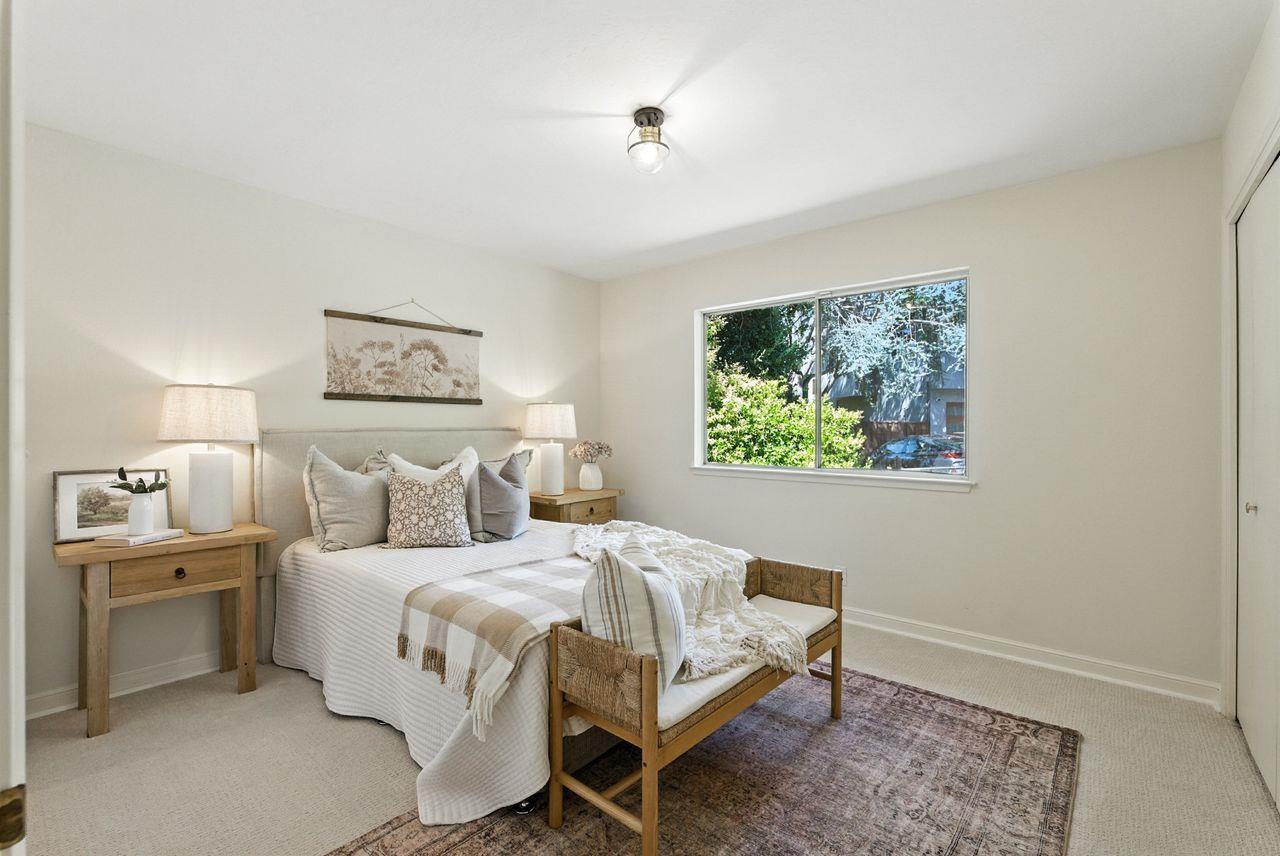 Detail Gallery Image 10 of 49 For 2040 Longden Cir, Los Altos,  CA 94024 - 4 Beds | 2/1 Baths