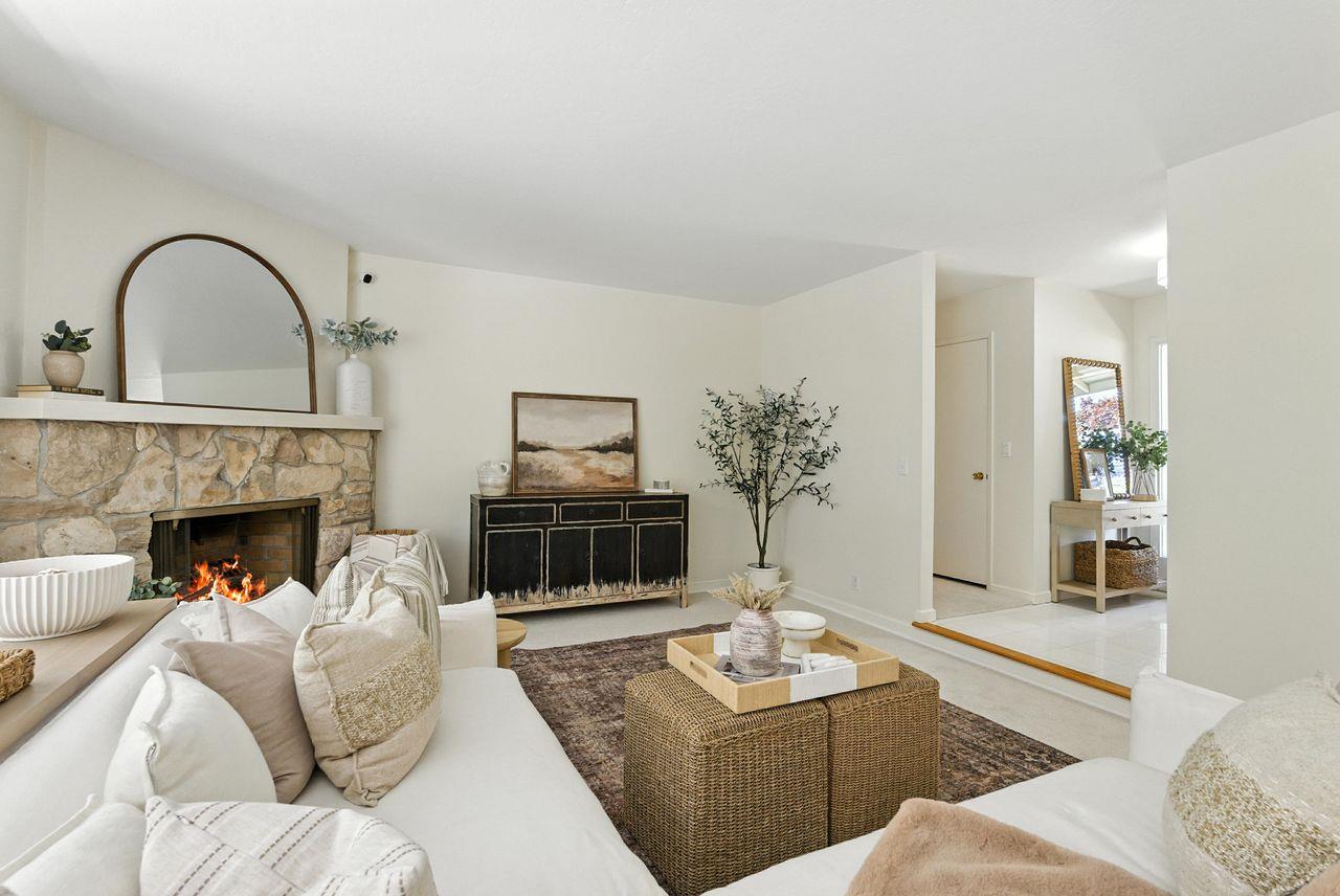 Detail Gallery Image 14 of 49 For 2040 Longden Cir, Los Altos,  CA 94024 - 4 Beds | 2/1 Baths