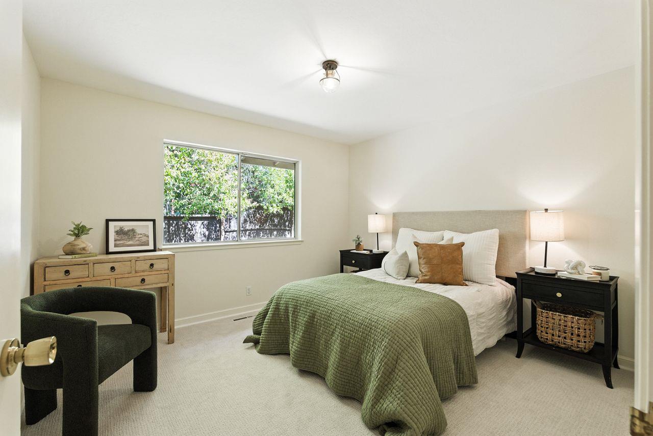 Detail Gallery Image 15 of 49 For 2040 Longden Cir, Los Altos,  CA 94024 - 4 Beds | 2/1 Baths