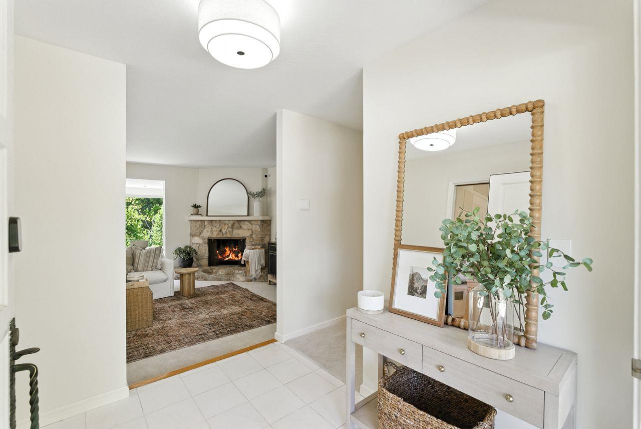 Detail Gallery Image 27 of 49 For 2040 Longden Cir, Los Altos,  CA 94024 - 4 Beds | 2/1 Baths