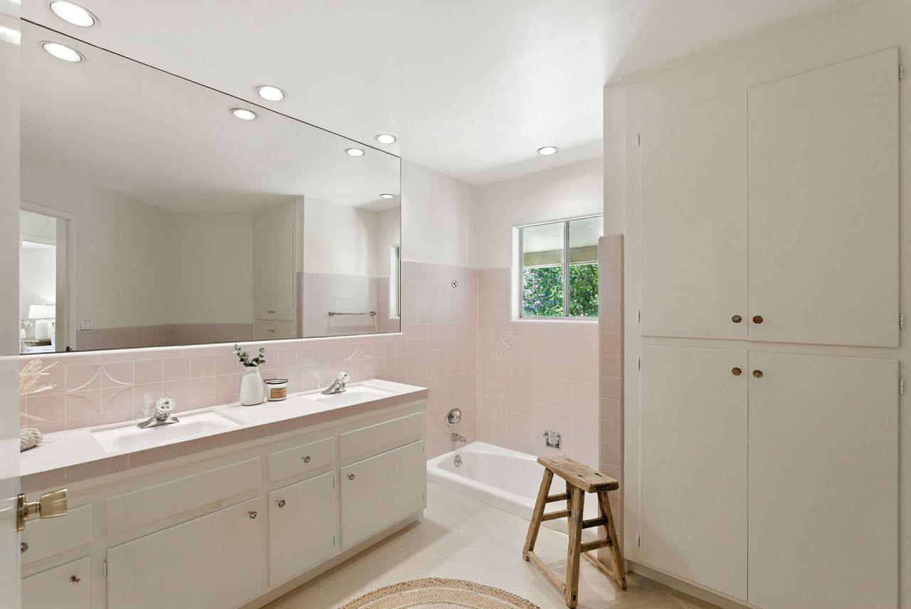 Detail Gallery Image 28 of 49 For 2040 Longden Cir, Los Altos,  CA 94024 - 4 Beds | 2/1 Baths