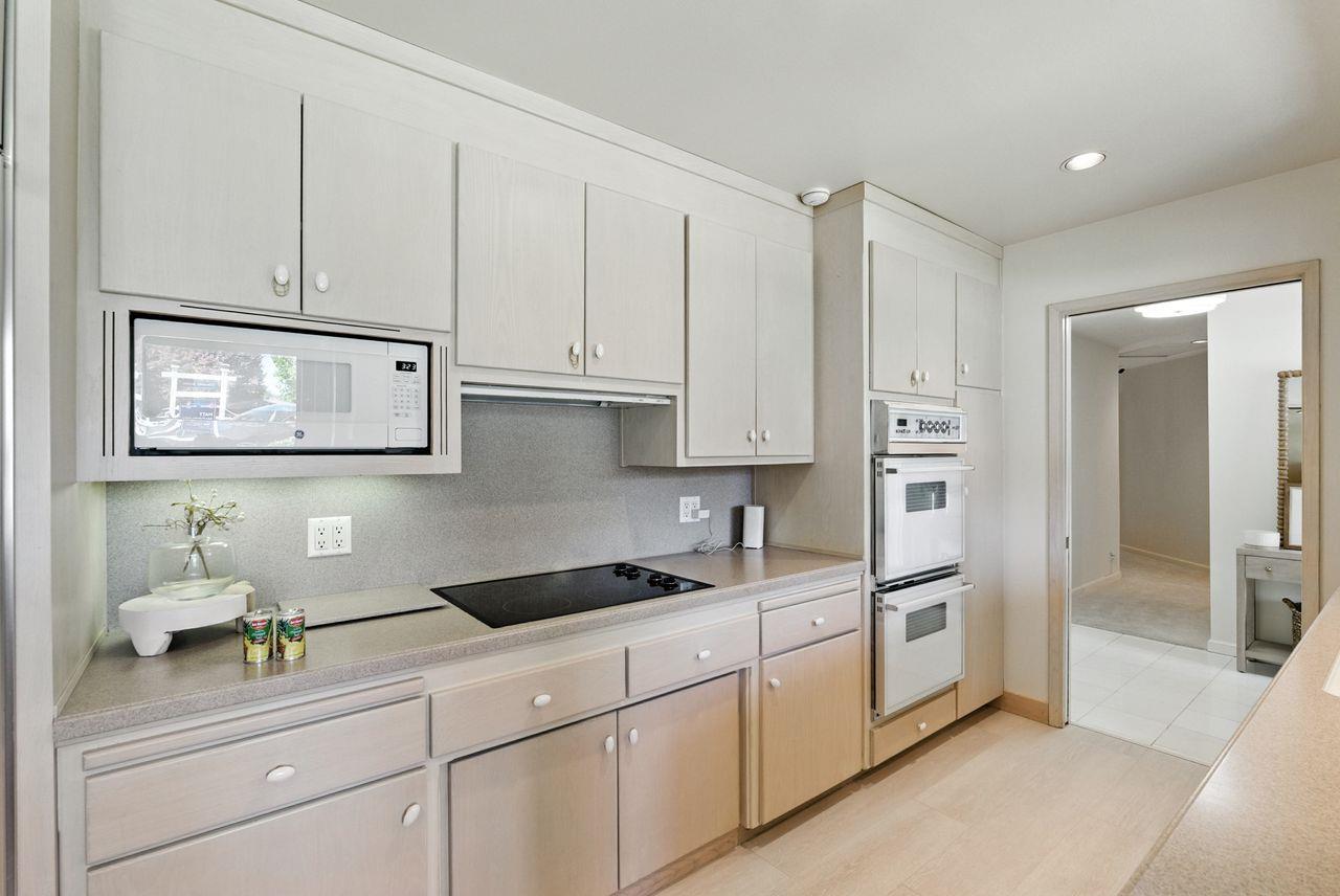 Detail Gallery Image 32 of 49 For 2040 Longden Cir, Los Altos,  CA 94024 - 4 Beds | 2/1 Baths