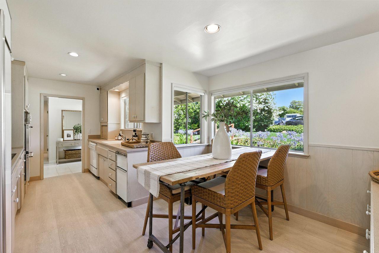 Detail Gallery Image 4 of 49 For 2040 Longden Cir, Los Altos,  CA 94024 - 4 Beds | 2/1 Baths