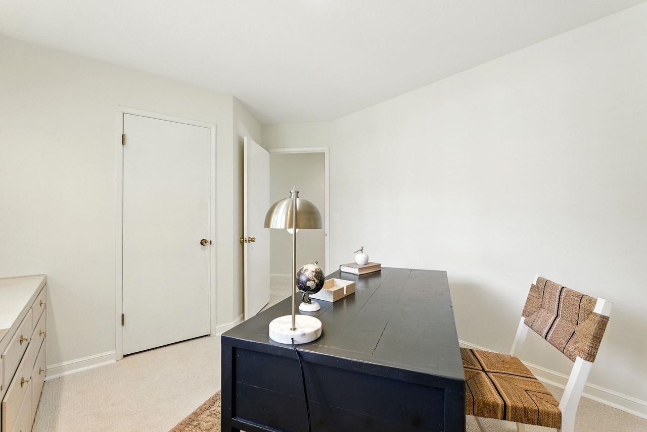 Detail Gallery Image 45 of 49 For 2040 Longden Cir, Los Altos,  CA 94024 - 4 Beds | 2/1 Baths